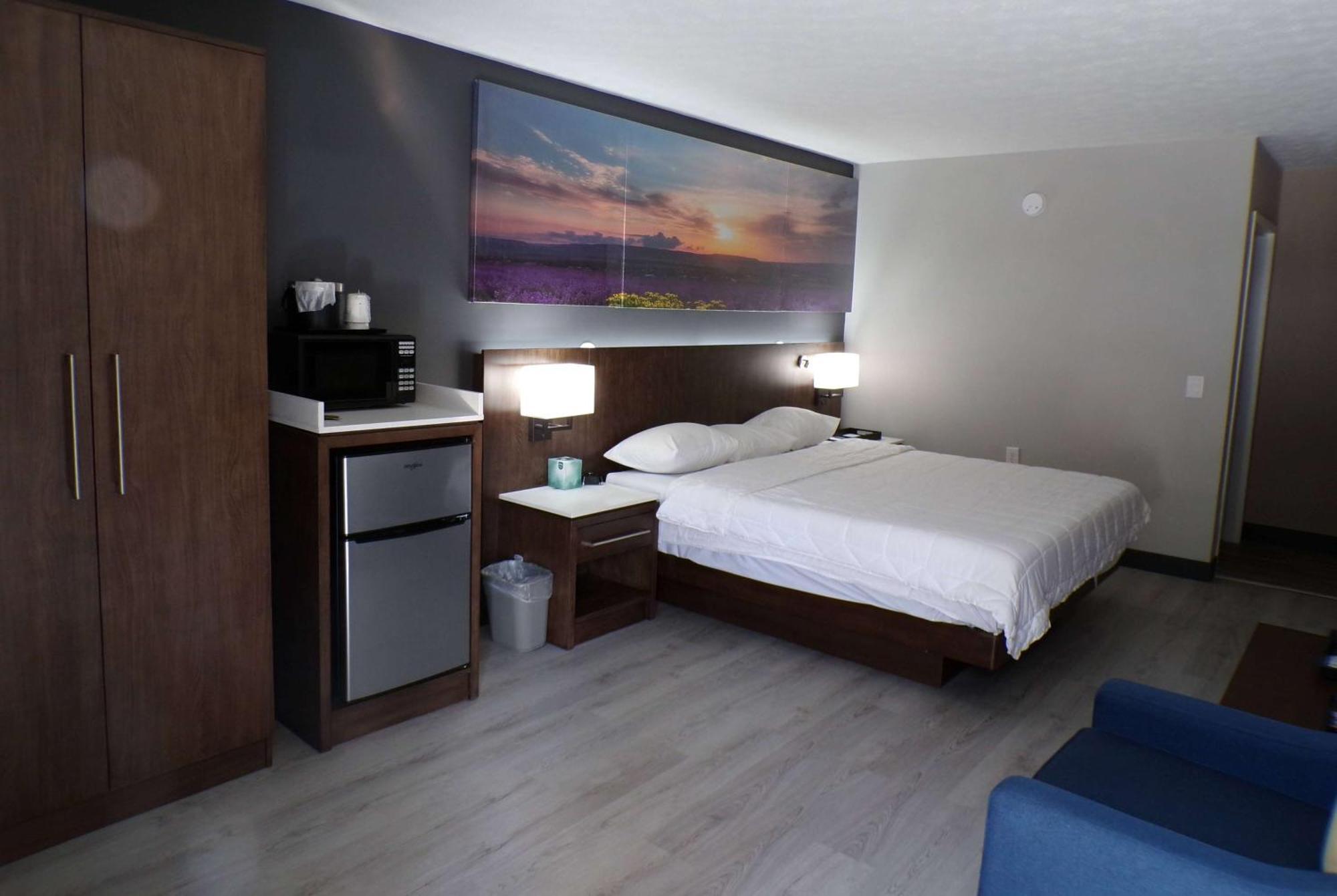 Luxor Inn & Suites, A Travelodge By Wyndham Elkins Bagian luar foto