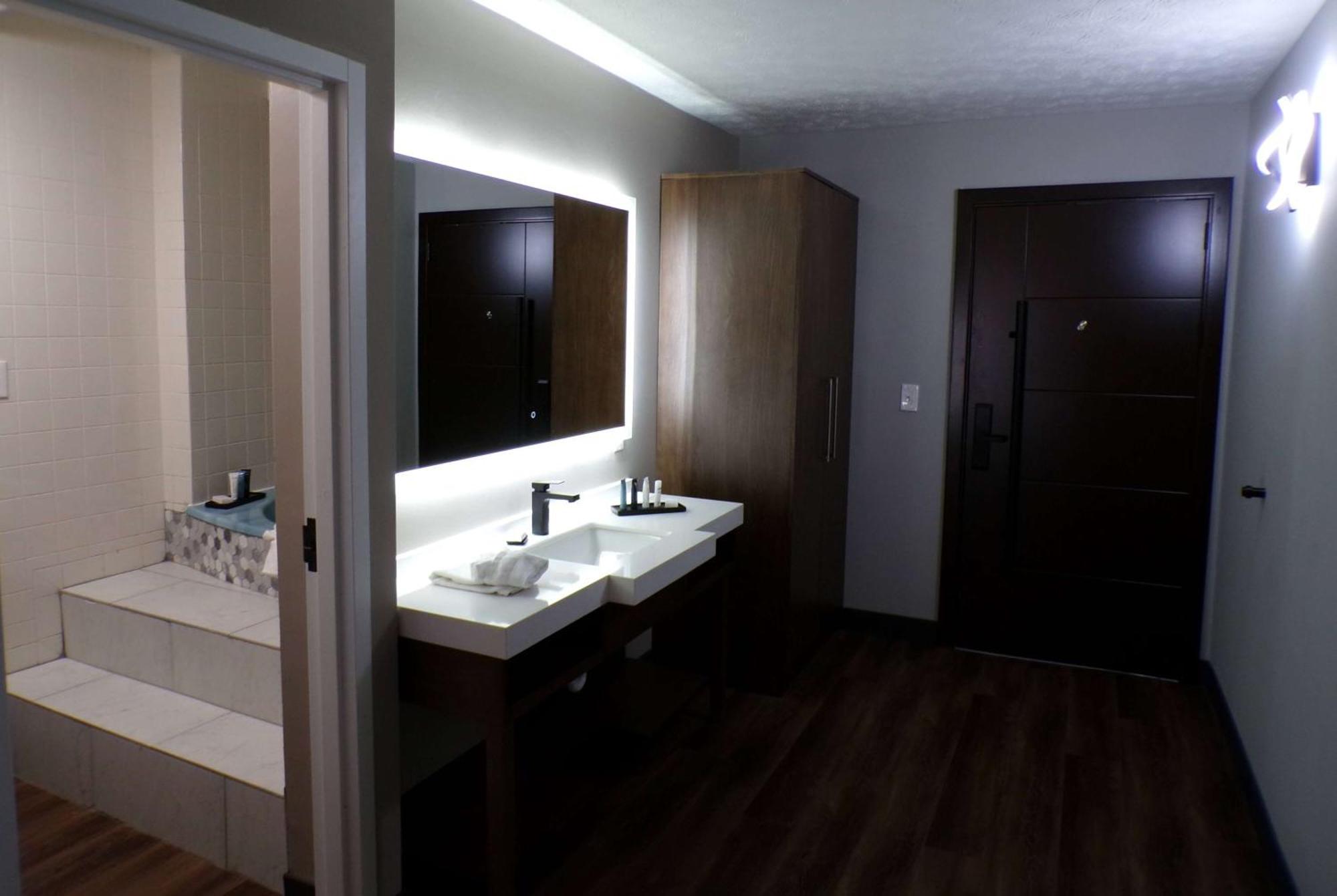 Luxor Inn & Suites, A Travelodge By Wyndham Elkins Bagian luar foto