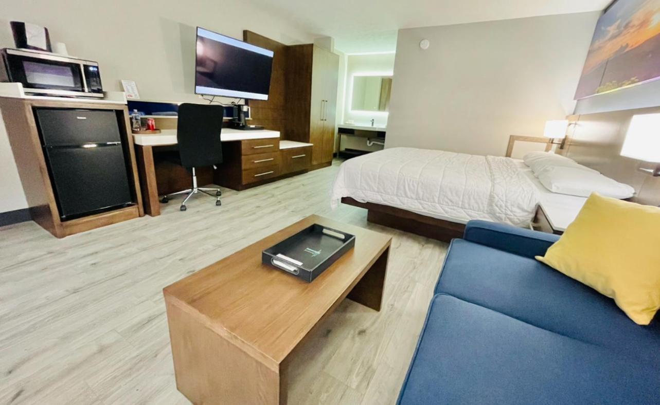 Luxor Inn & Suites, A Travelodge By Wyndham Elkins Bagian luar foto