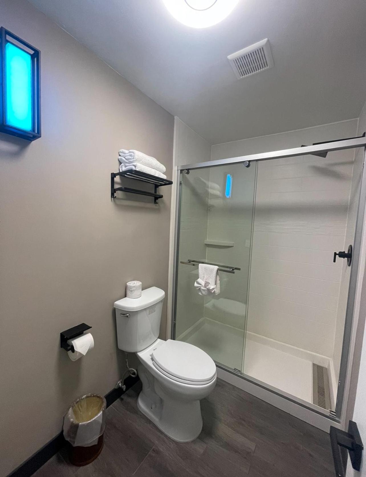 Luxor Inn & Suites, A Travelodge By Wyndham Elkins Bagian luar foto